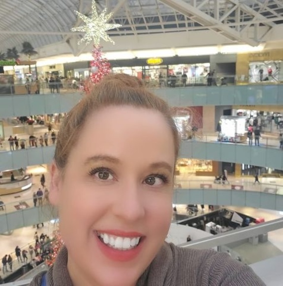 Meet your Posher, Holly - Picture 1 of 1